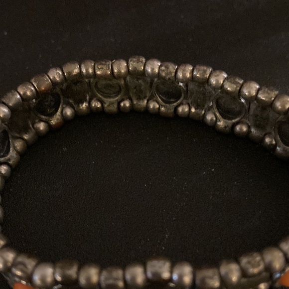 Silver toned bracelet with pink embellishments - Picture 3 of 3